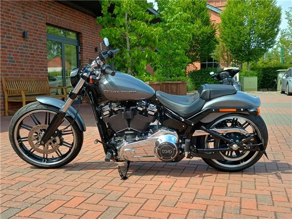 FXBRS Softail Breakout 114 