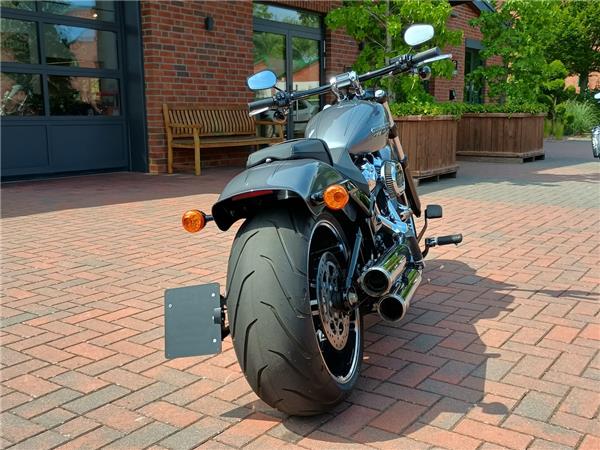 FXBRS Softail Breakout 114 