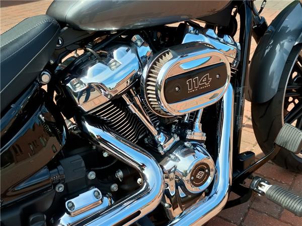 FXBRS Softail Breakout 114 