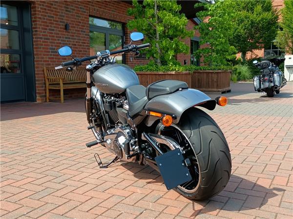 FXBRS Softail Breakout 114 