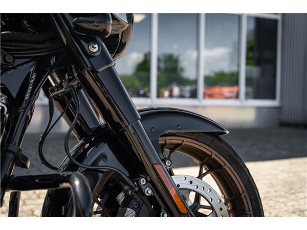 Harley-Davidson Kiel FLHXST Street Glide ST - Jekill& Hyde - Wilbers