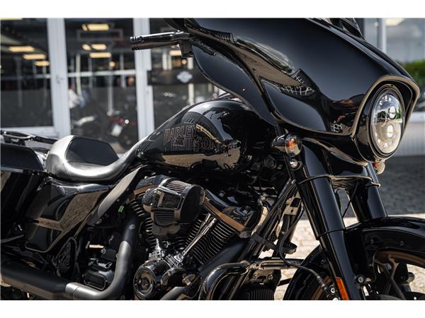 Harley-Davidson Kiel FLHXST Street Glide ST - Jekill& Hyde - Wilbers