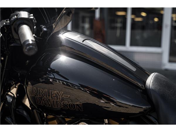 Harley-Davidson Kiel FLHXST Street Glide ST - Jekill& Hyde - Wilbers