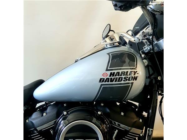HARLEY-DAVIDSON SPORTGLIDE