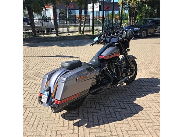 Harley-Davidson  STREET GLIDE CVO 