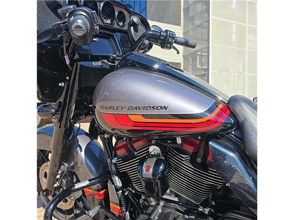 Harley-Davidson  STREET GLIDE CVO 