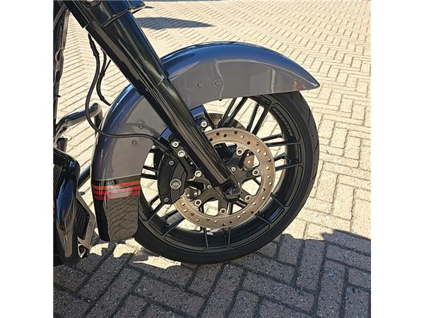 Harley-Davidson  STREET GLIDE CVO 