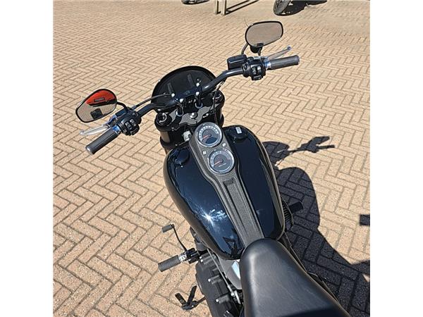 Harley-Davidson Softail LOW RIDER S 114