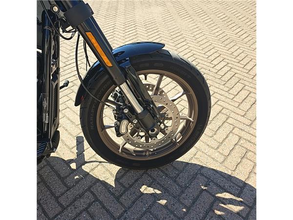 Harley-Davidson Softail LOW RIDER S 114
