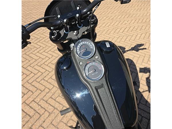 Harley-Davidson Softail LOW RIDER S 114
