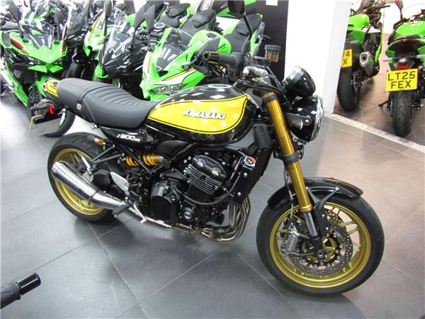 2024 Kawasaki Z900 RS SE