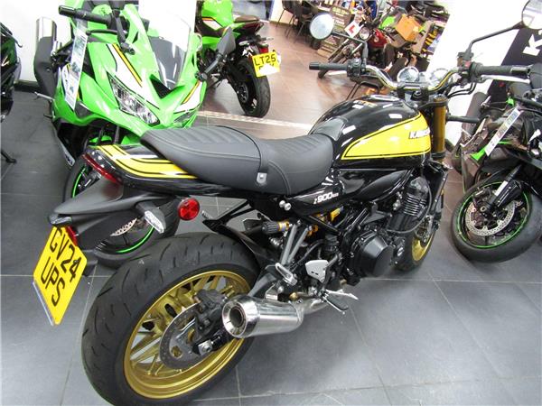 2024 Kawasaki Z900 RS SE