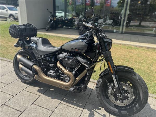 FXFBS Fat Bob 114 mit Jekill&Hyde Auspuff