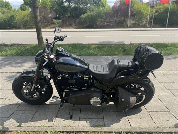 FXFBS Fat Bob 114 mit Jekill&Hyde Auspuff