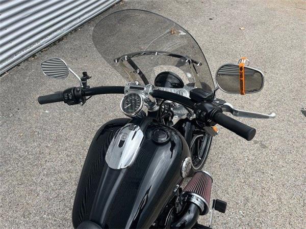 2016 Harley-Davidson Softail Breakout FXSB