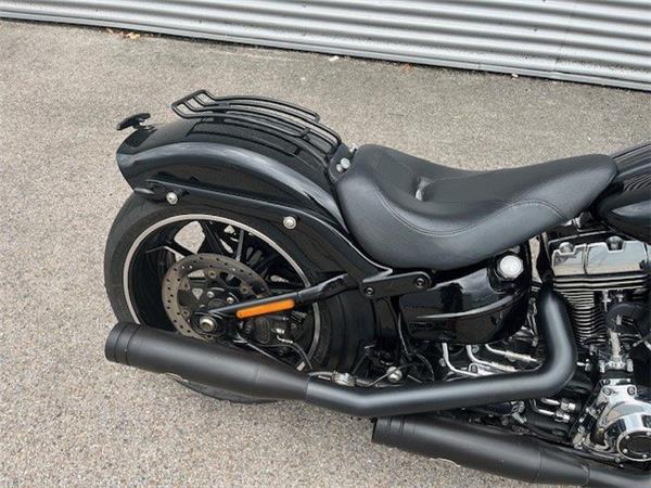 2016 Harley-Davidson Softail Breakout FXSB