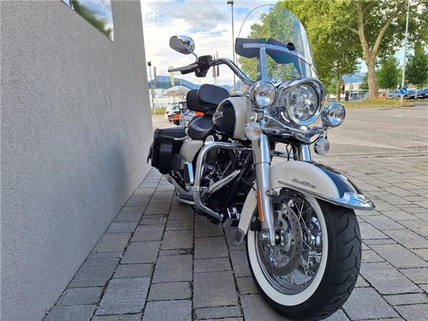 2014 Harley-Davidson Road King Classic FLHRC