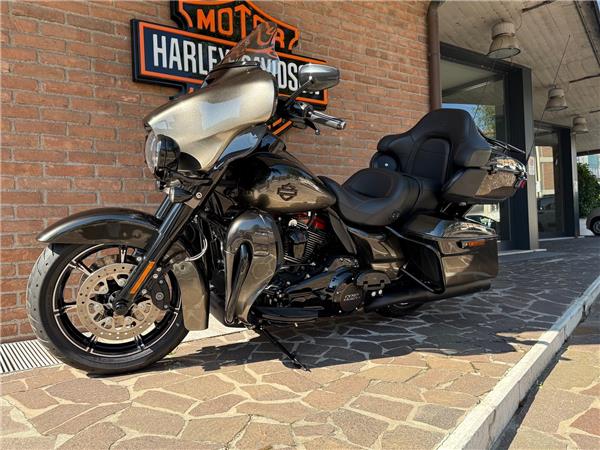 2018 CVO Limited FLHTKSE