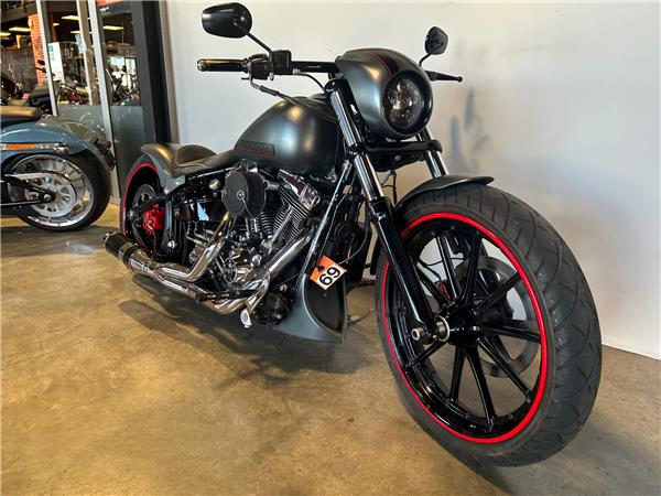 2015 HARLEY-DAVIDSON BREAKOUT