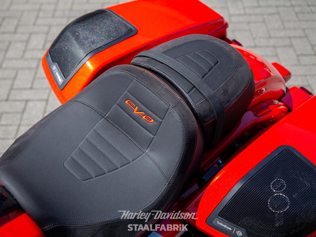 CVO Road Glide 121 Jekill & Hyde Auspuffanlage