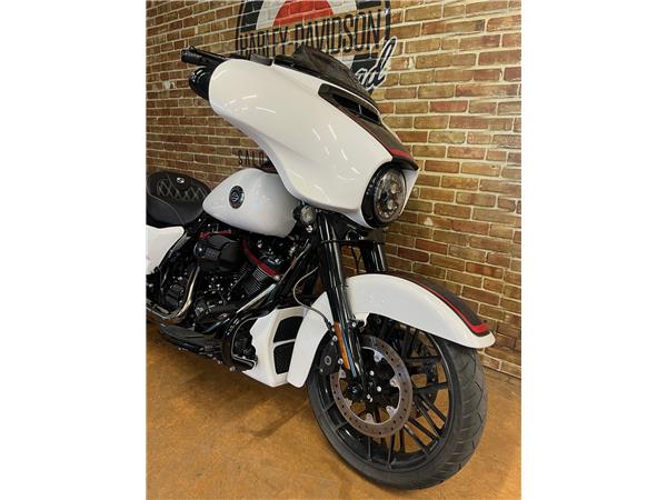 2022 HARLEY-DAVIDSON STREET GLIDE