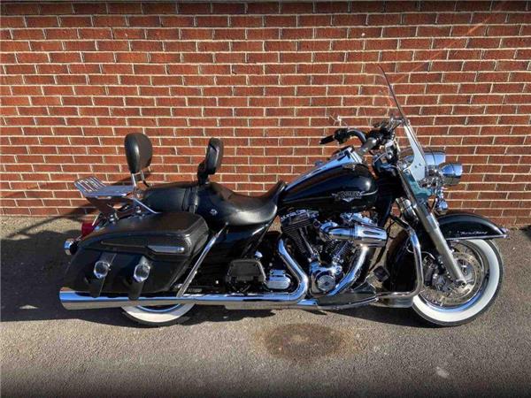2011 Harley-Davidson Flhrc Road King CL 1690 1