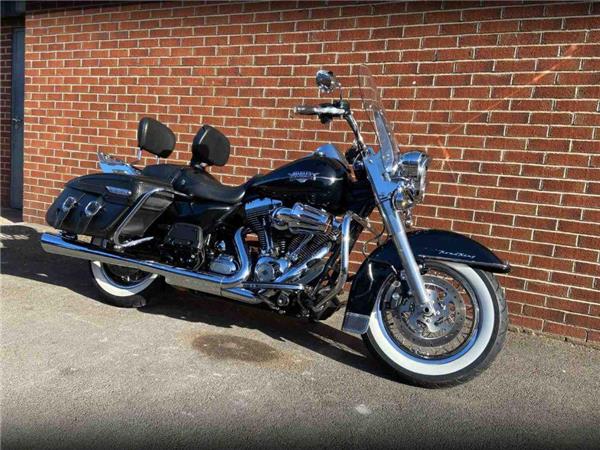 2011 Harley-Davidson Flhrc Road King CL 1690 1