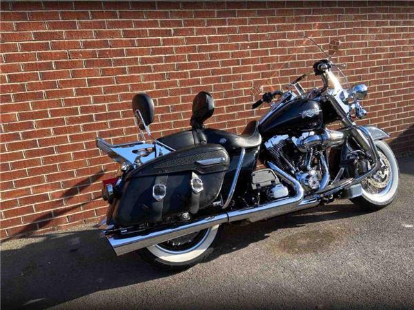 2011 Harley-Davidson Flhrc Road King CL 1690 1