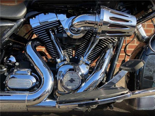 2011 Harley-Davidson Flhrc Road King CL 1690 1