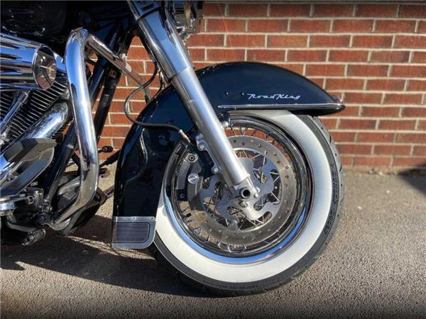 2011 Harley-Davidson Flhrc Road King CL 1690 1