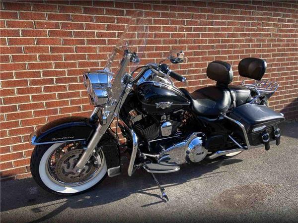 2011 Harley-Davidson Flhrc Road King CL 1690 1