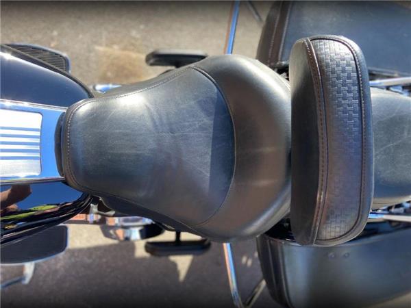 2011 Harley-Davidson Flhrc Road King CL 1690 1