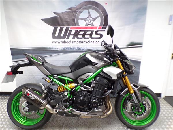 2025 Kawasaki Z900SE