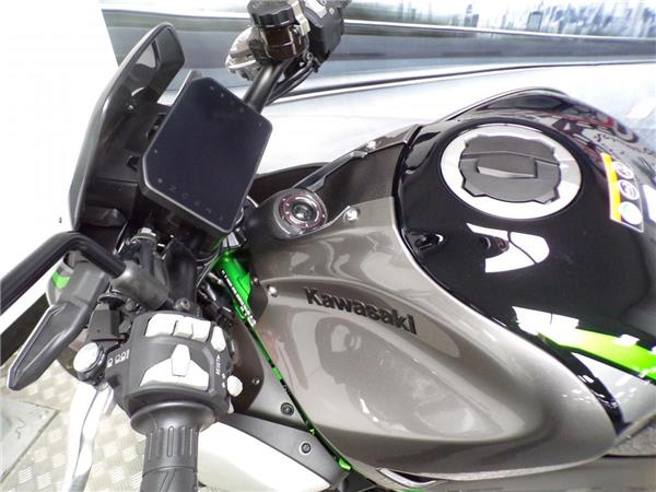 2025 Kawasaki Z900SE