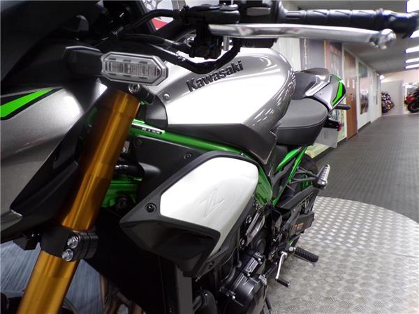 2025 Kawasaki Z900SE