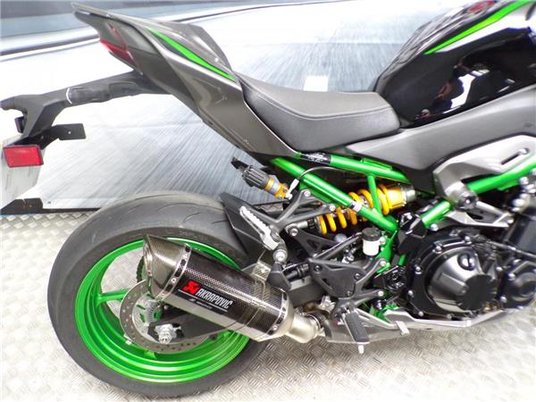 2025 Kawasaki Z900SE
