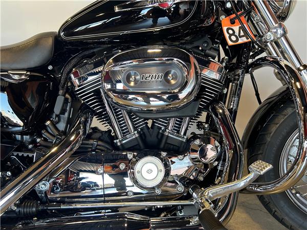 2016 HARLEY-DAVIDSON CUSTOM