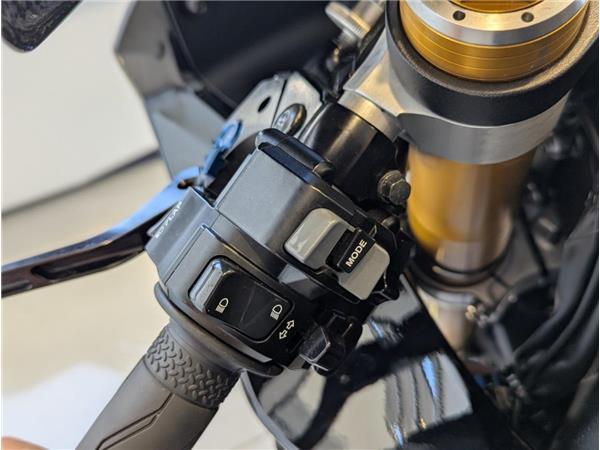 2020 Yamaha R1M