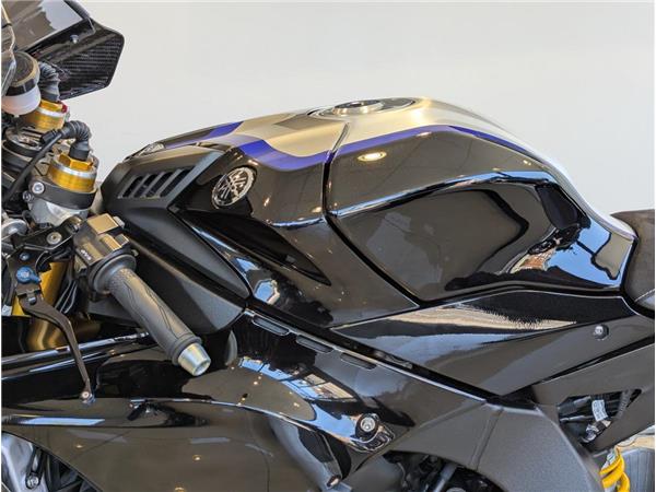 2020 Yamaha R1M