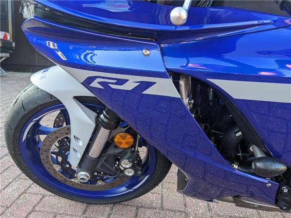 2021 Yamaha R1