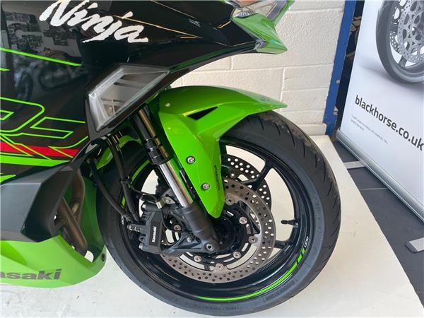 2025 Kawasaki Ninja ZX-4RR