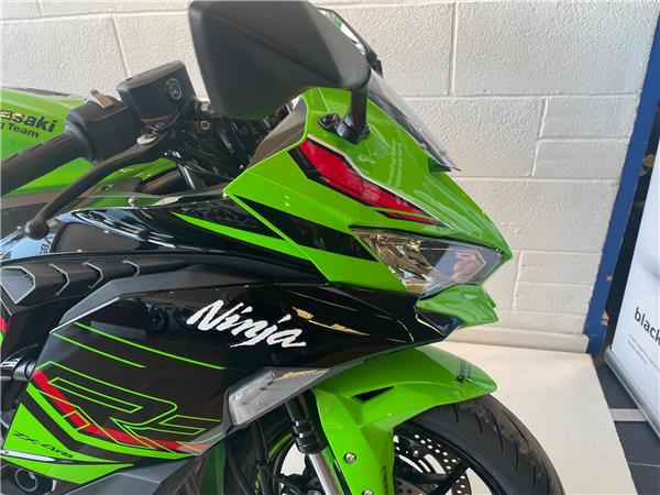 2025 Kawasaki Ninja ZX-4RR