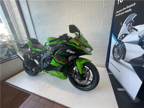 2025 Kawasaki Ninja ZX-4RR