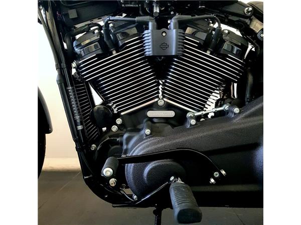 HARLEY-DAVIDSON STREET BOB 114