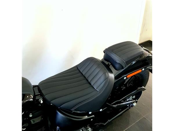 HARLEY-DAVIDSON STREET BOB 114