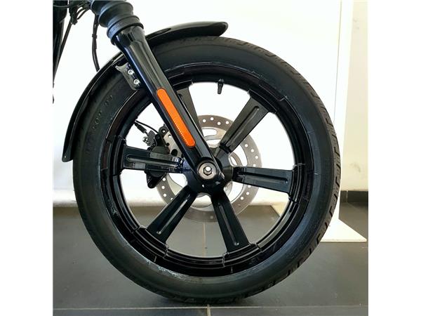 HARLEY-DAVIDSON STREET BOB 114