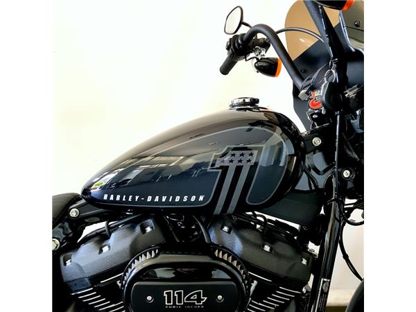 HARLEY-DAVIDSON STREET BOB 114
