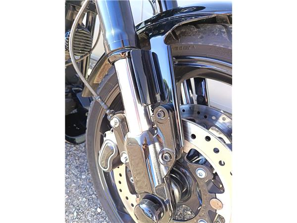2017 CVO Pro Street Breakout
