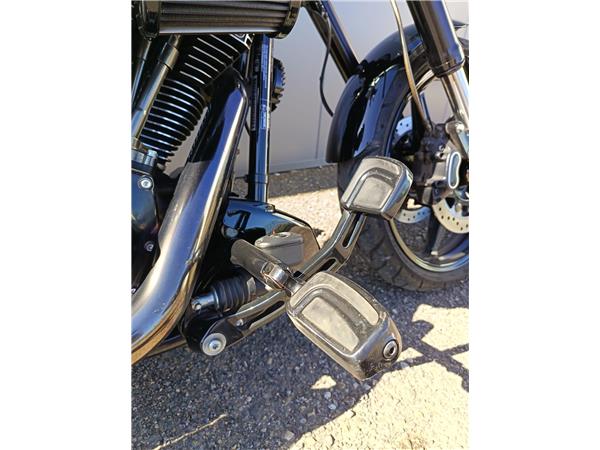 2017 CVO Pro Street Breakout
