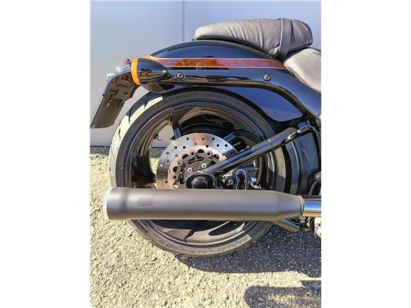 2017 CVO Pro Street Breakout